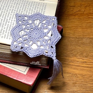 Crochet Corner Bookmark: Victorian Style Page Marker, Book Lover Gift