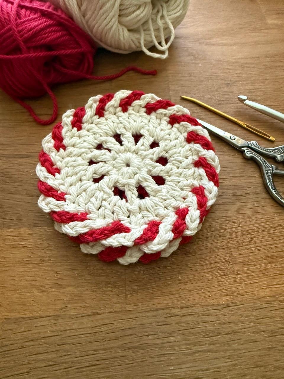 Peppermint Crochet Coaster Pattern: Home Decor, Holiday Favorites, Easy ...