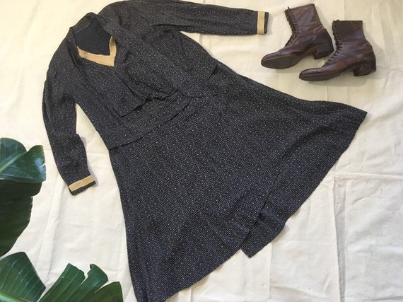 Vintage 1920s silk crepe dress // navy blue art de