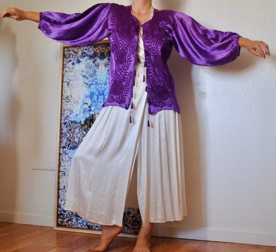 Rare 1940s embroidered purple top
