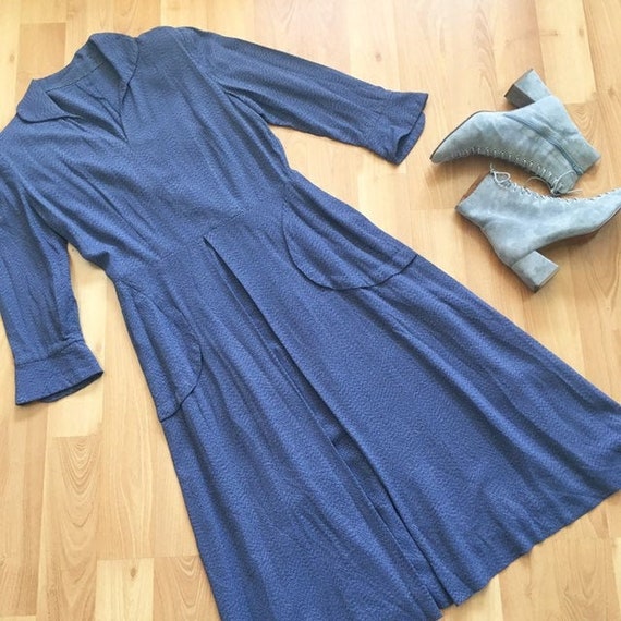 Vintage 1940s rayon jersey dress / blue and white