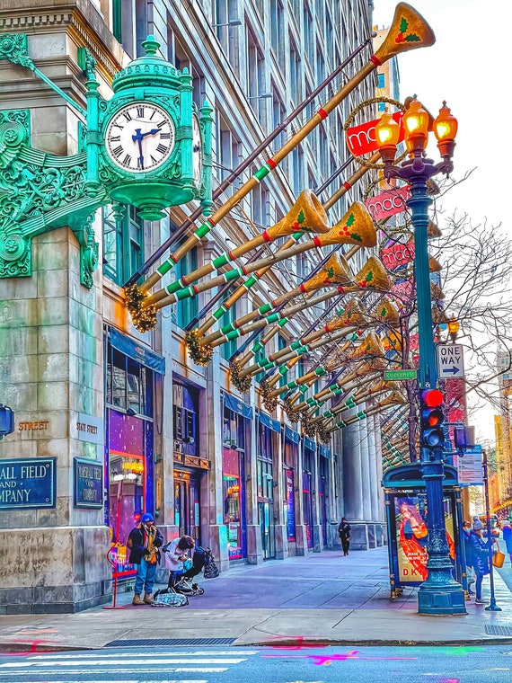 Marshall Fields Building, State Street Chicago, Chicago Clock