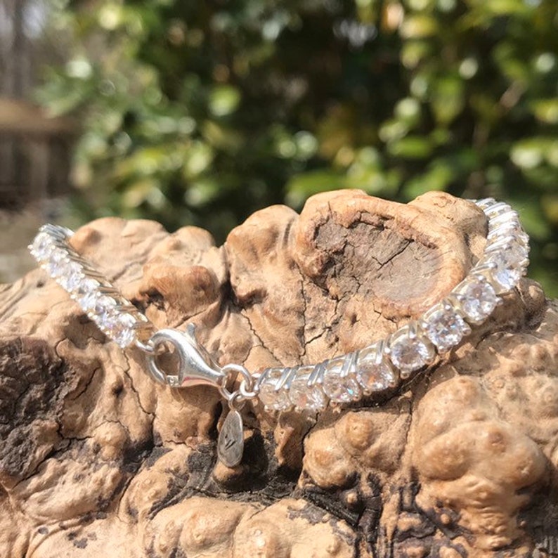 Retired B2295 Vintage 7.5 length Tennis Bracelet Time to Shine Cubic Zirconian Bracelet with Lobster Clasp By Silpada Designs
