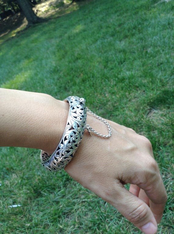 B1829. Filigree Floral Hinged Bangle by Silpada Desi… Gem