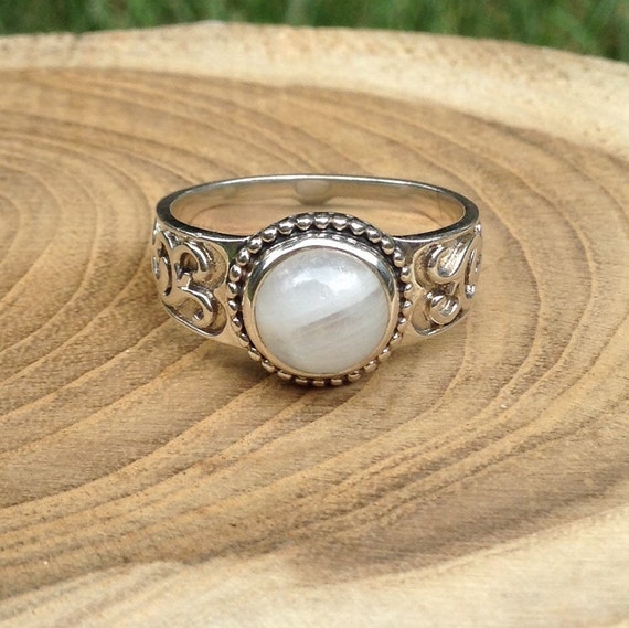 R2933. Celestial Moonstone Ring by Silpada Design… - image 1