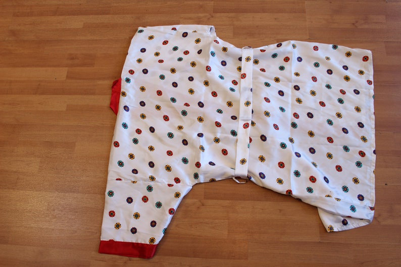 80s White Silk Robe with Red Trim and cool Flower Pattern
