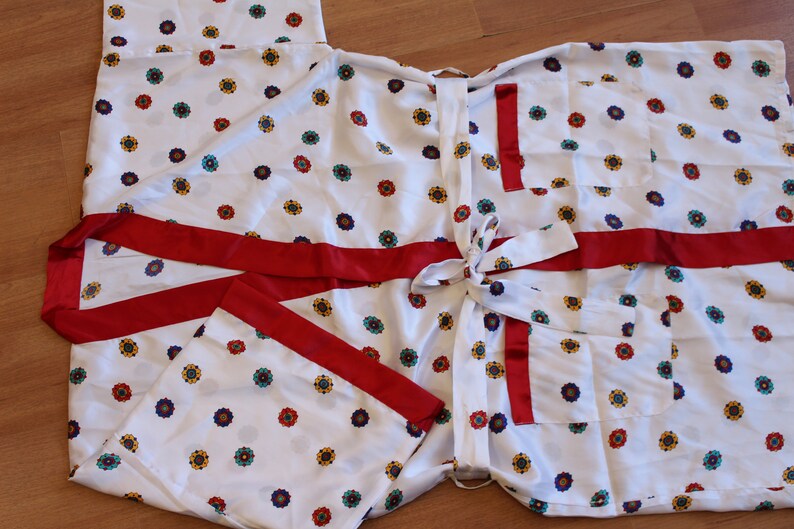 80s White Silk Robe with Red Trim and cool Flower Pattern