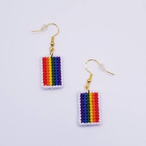 Pendientes gay, pendientes del orgullo gay, pendientes de arcoíris, regalo para salir del armario, pendientes colgantes, orgullo sutil, regalos del orgullo, artículos del orgullo, regalo para ella