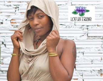 Top corto con capucha Devi color arena - Top cruzado sin espalda para festivales, talla única, sudadera con capucha beige