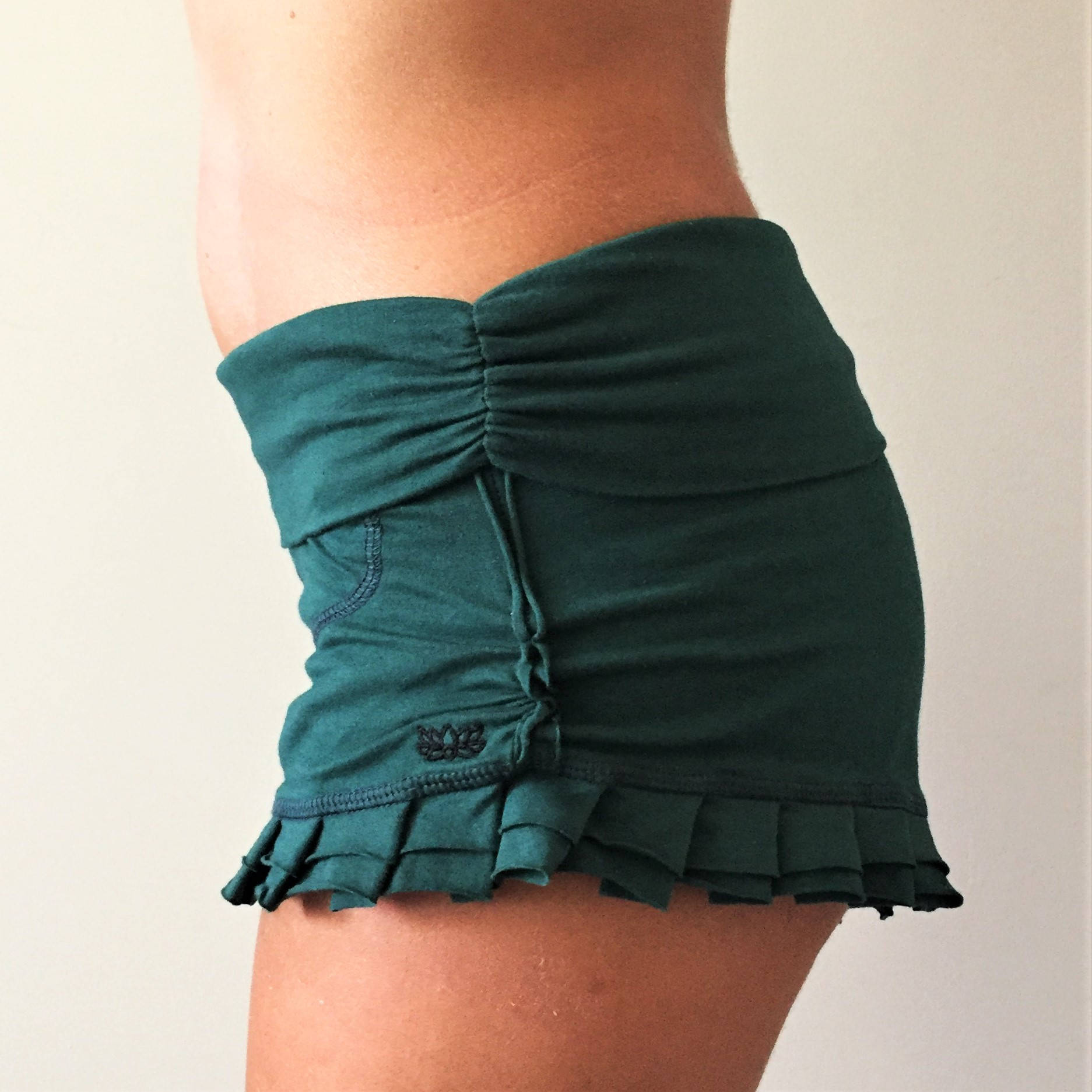 Ruffle Yoga Short in Forest Green/green 