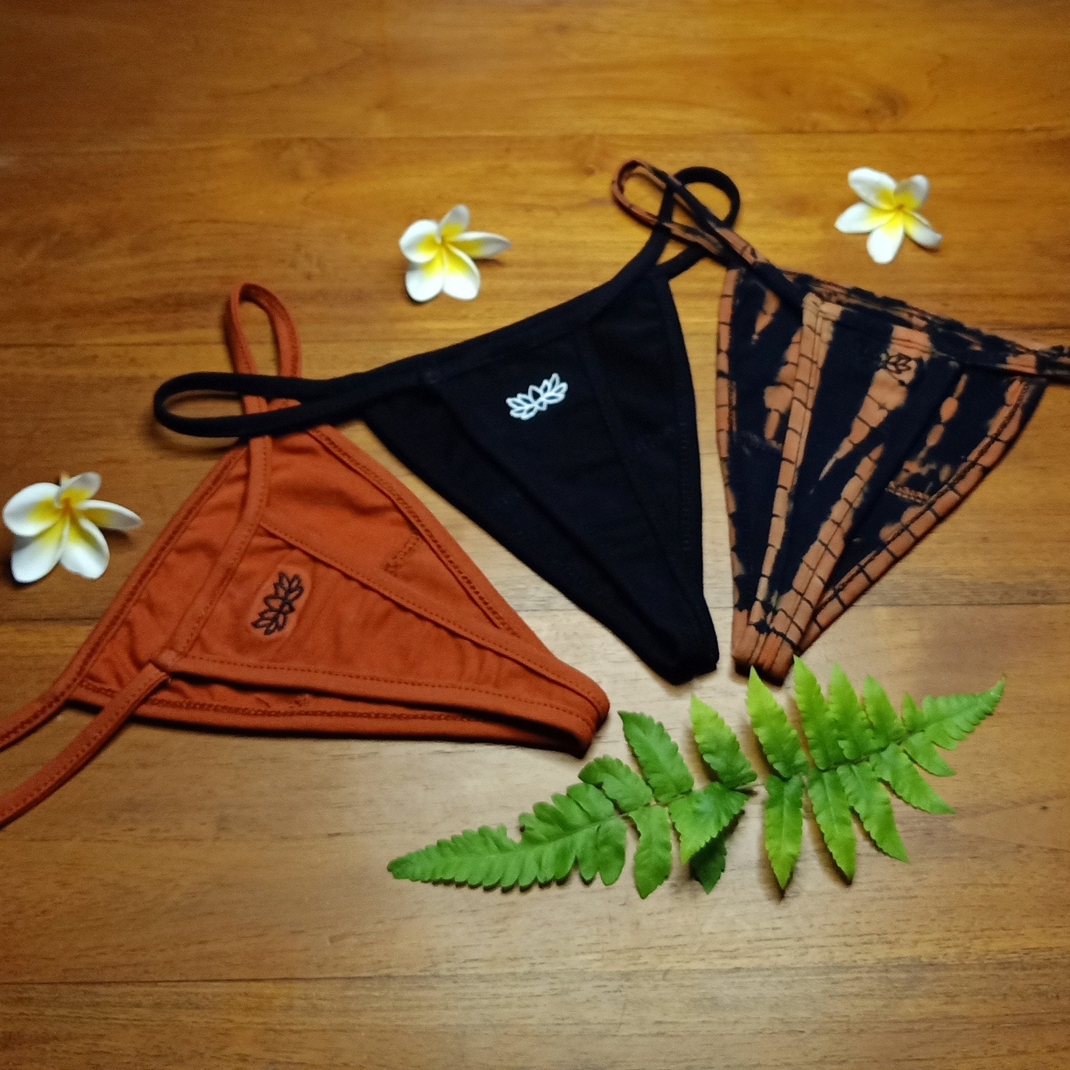 Buy Thong Undies 5 Pack by Lotus Tribe 5 Cotton Women's G Strings in Earth  Tones 1 Each Rust, Sage, Cobalt, Plum and Onyx in Breathable Cotton Online  in India 
