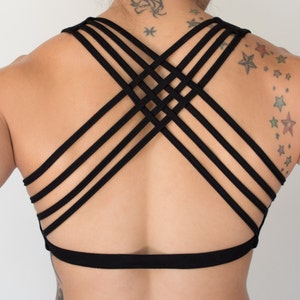 Star Bra Top Yoga Bra BLACK Woven Pattern Bra Top, Great for Yoga, Dance,  Movement, Supportive, Interlaces Strands Back 