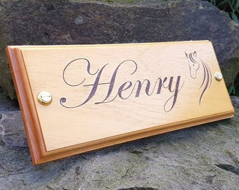 Stable Door Plaque Horse Name Plate (Edwardian Font & Horse Head Logo) Custom Made To Your Horses Name