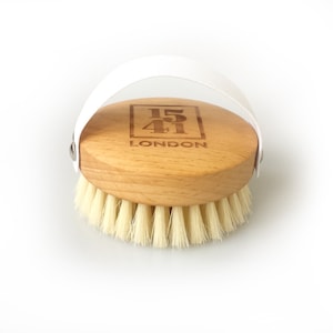 1541 London Beechwood Massage Body Brush with Medium Strength Natural Bristles image 1