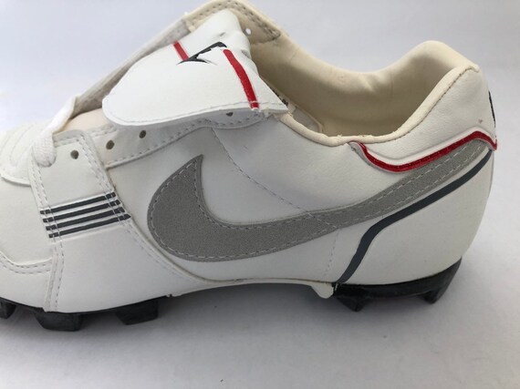 old nike baseball cleats