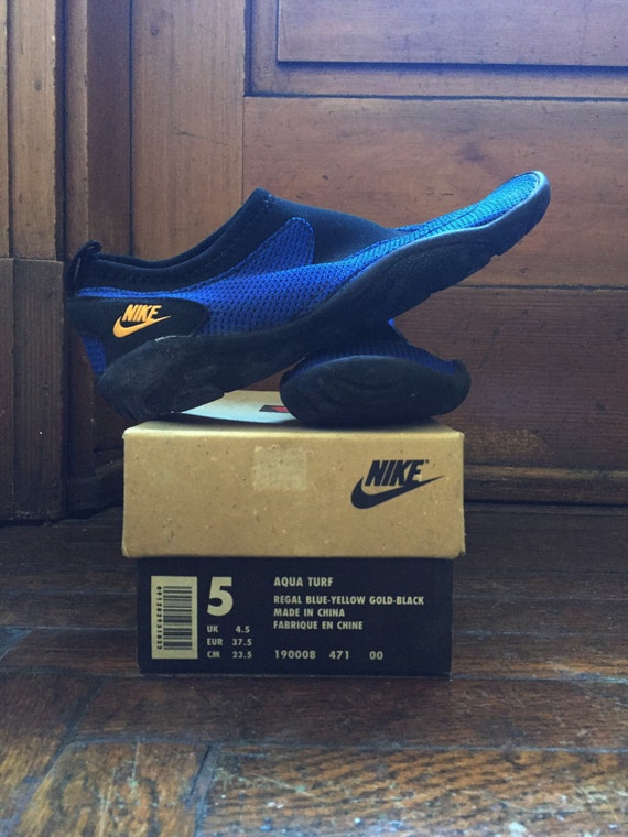 mens nike aqua shoes
