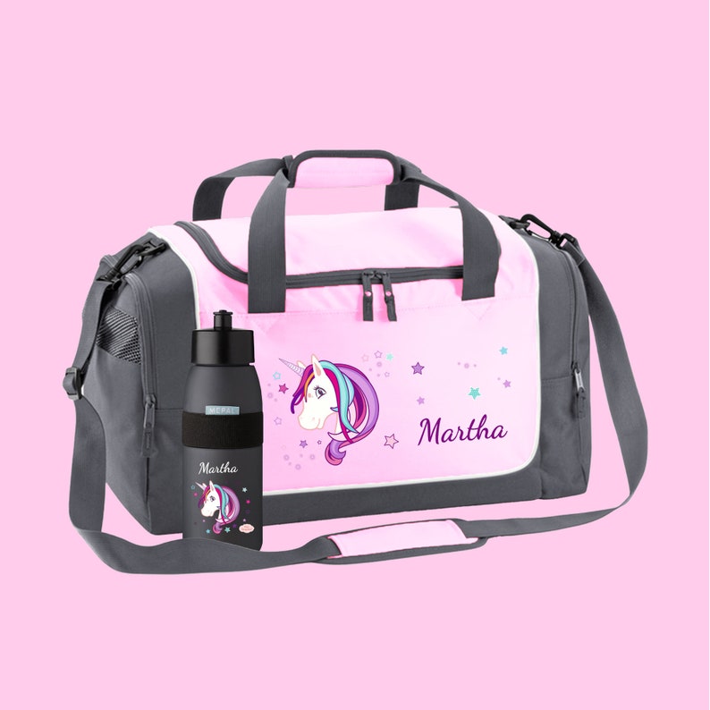 Sporttasche 38 Liter in Rosa mit Namen und Motiv Einhorn Beauty Tasche + Flasche