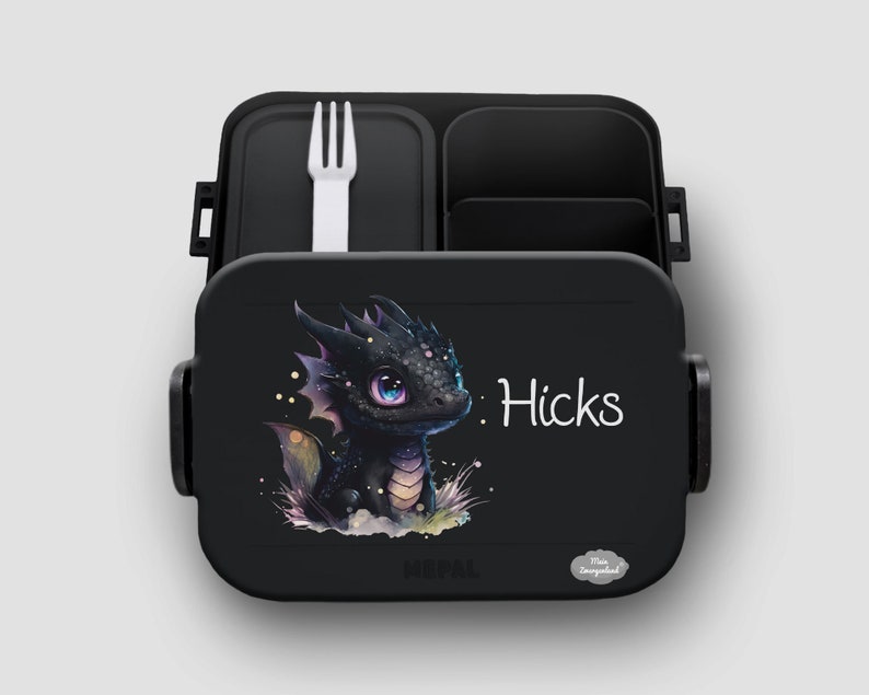 BENTO BOX Take A Break lunch box Ellipse drinking bottle cereal cup in Nordic black with name and baby dragon motif nur Bento Brotdose