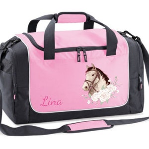 Sac de sport 38 litres en rose avec nom et motif tête de cheval avec roses nur Sporttasche