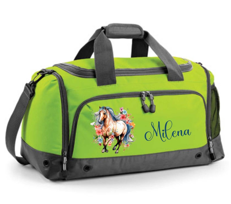 Sac multisports 41 litres avec prénom et motif cheval fleuri image 2