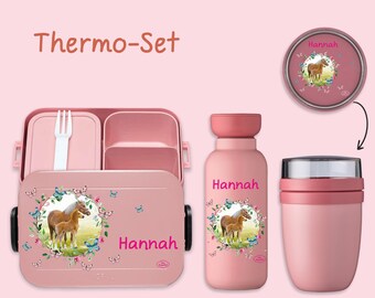 BENTO BOX Brotdose Take A Break + Thermoflasche Ellipse + Thermo-Lunchpot in Nordic Pink mit Name und Pferdewiese mit Schmetterlingen