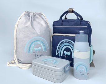 Set Rucksack Happy Style mit Bento Brotdose, Jutebeutel & Sporttrinkflasche in Navy mit Name und Motiv Regenbogen Schmetterling