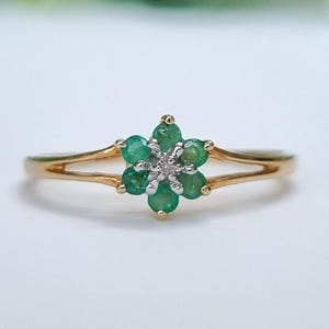 Vintage 9ct Gold Emerald and Diamond Cluster Ring – UK Size O 1/2