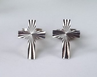 Pendientes vintage de plata con cruz en la parte posterior