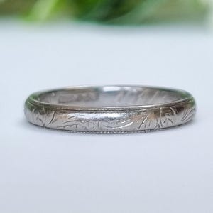 Vintage Platinum Engraved Wedding Band - Hallmarked 1982 UK Sheffield- Classic Antique Style Ring - UK Size O