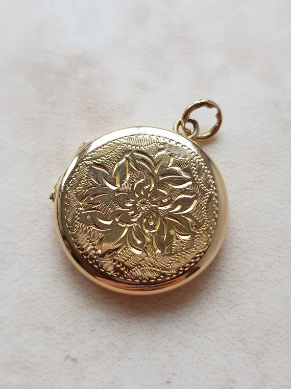 Vintage Round Engraved Locket - gold jewellery - v