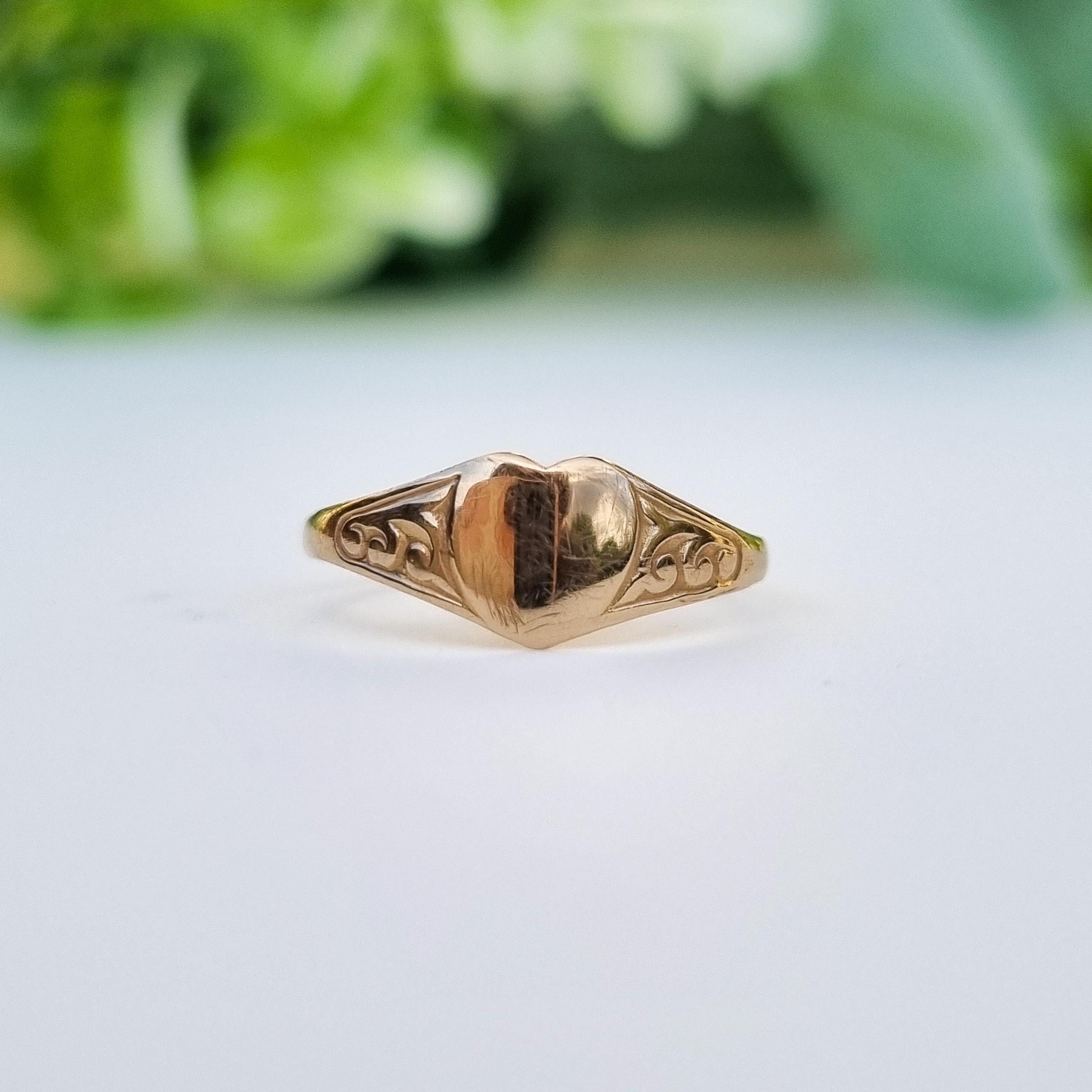 Vintage 9ct Yellow Gold Heart Signet Ring India