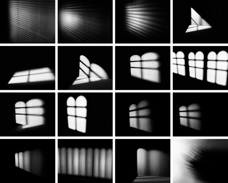 Peut inclure: Une collection de 16 photographies en noir et blanc mettant en valeur diff&eacute;rents motifs lumineux et ombres cr&eacute;&eacute;s par des fen&ecirc;tres et des stores. Les images sont dispos&eacute;es en grille.