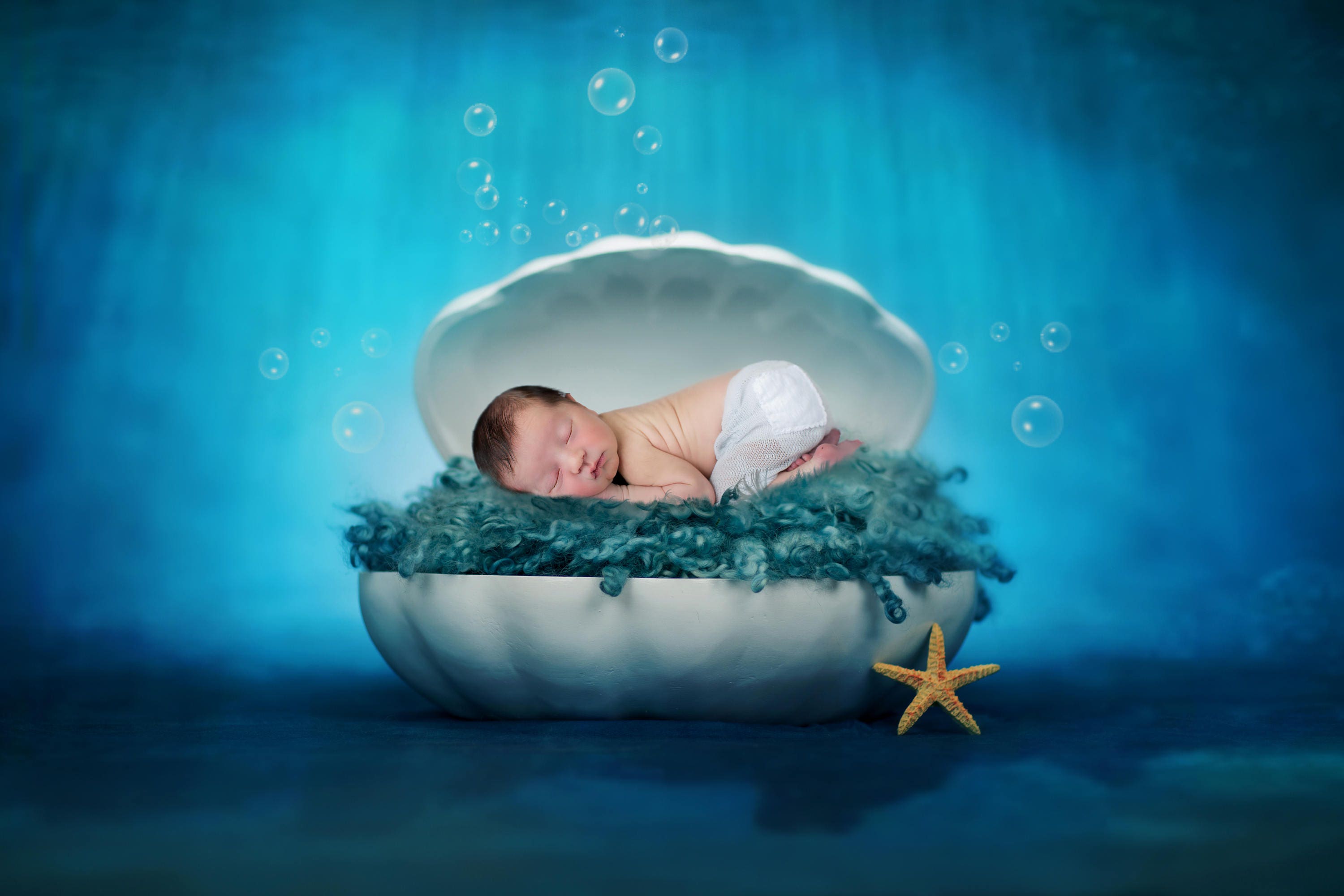 Beautiful Underwater Pearl Clam Shell With Sunrays Newborn | Etsy