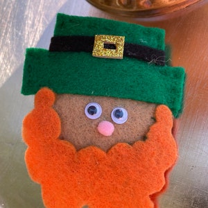 Leprechaun Felt Pins Packet of Six Let&#39;s Celebrate St. Patrick&#39;s Day