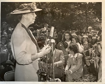 Eleanor Roosevelt in Catskill New York - Press Photo - 1947 - Catskill Mountains Memorabilia