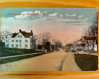 Street Scene - Leeds New York - Catskill Mountains New York - Trolley Car on Main Street - Vintage Poscard
