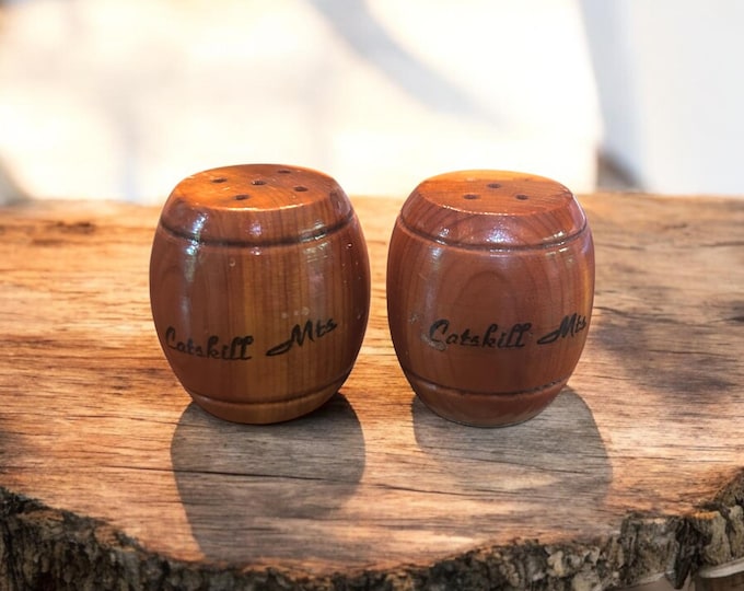 Vintage Catskill Mountains Salt and Pepper Shakers - Mini Cedar Wood Shakers - Mid Century Souvenir