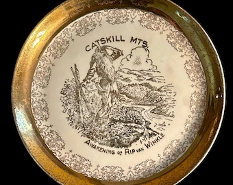 Awakening of Rip Van Winkle 7 Inch Plate  - 22 K Gold - Catskill Vintage Collectible - Catskill Mountains