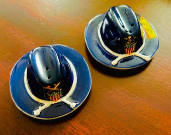 Vintage Catskill Mountains Salt and Pepper Shakers - Civil War Hats - Very Unique and Rare Souvenir