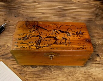 Vintage Wood Cedar Box Souvenir  - Catskill Mountains New York - With Two horses