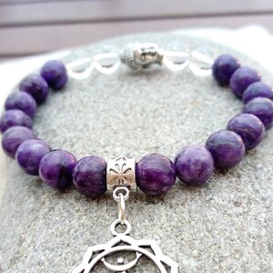 &quot;Coronal chakra&quot; bracelet, charoite, rock crystal, Buddha pearl and Sahasrara medal, lithotherapy