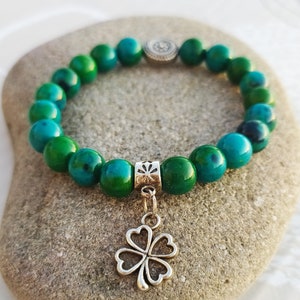 “Lucky charm” bracelet, chrysocolla, aged silver bead and 4-leaf clover medal, lithotherapy