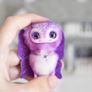 Falena Ooak Giocattolo Miniatura Fantasia Peluche Bug Scultura da collezione Arte Bambola Piccoli giocattoli Farfalla SaponyukArtDolls