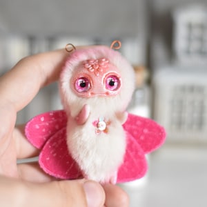 Falena Ooak Giocattolo Miniatura Fantasia Peluche Bug Scultura da collezione Bambola d&#39;arte Piccoli giocattoli Farfalla SaponyukArtDolls