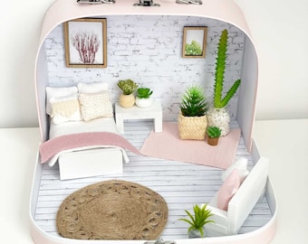 Suitcase Dollshouse : Small Pink Coastal House B