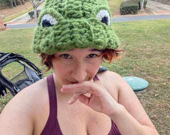 Crochet Frog Beanie: Green Wool, Adult Size