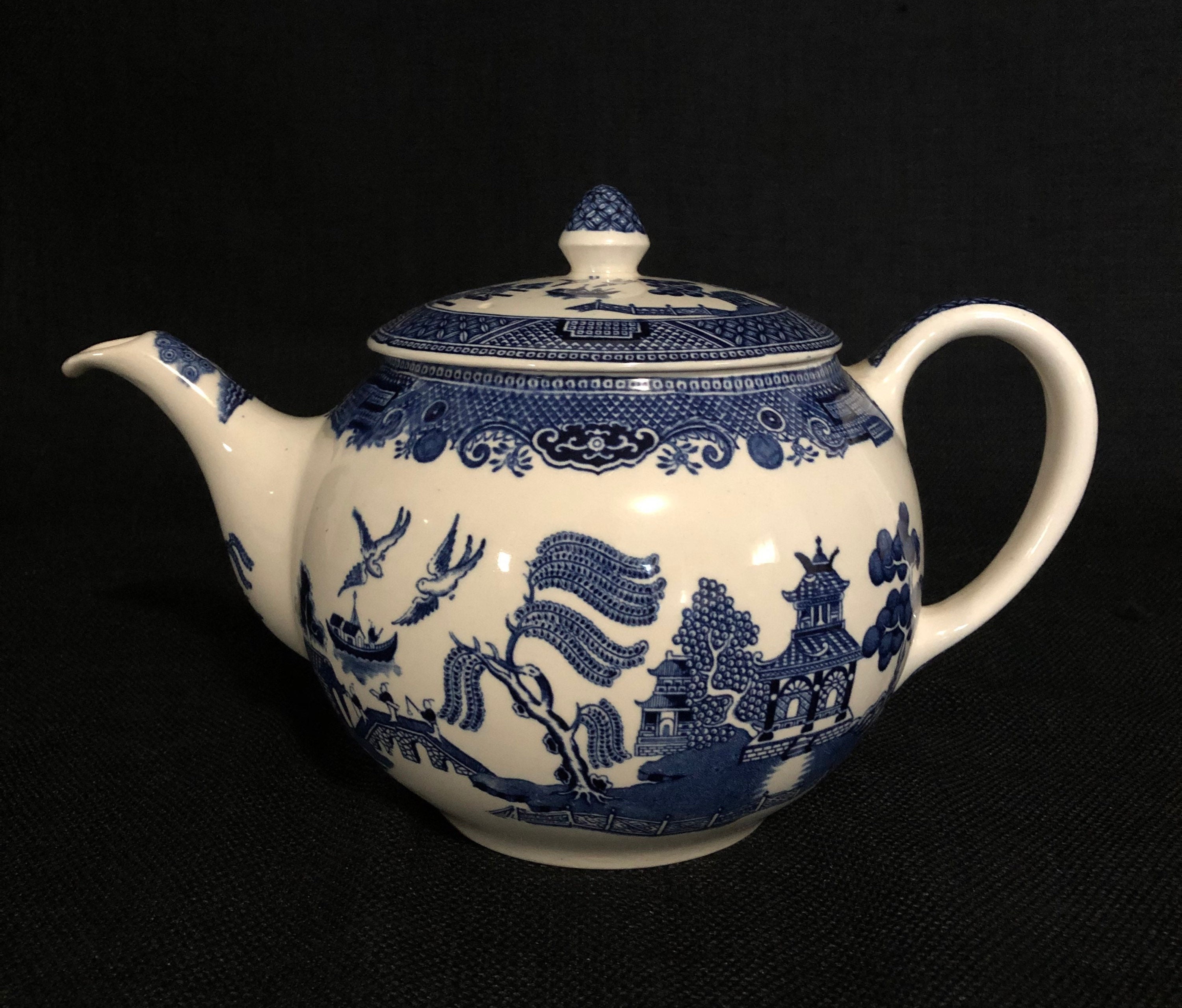 Johnson Brothers Blue Willow Teapot w/ Extra Lid 1940s Blue Willow