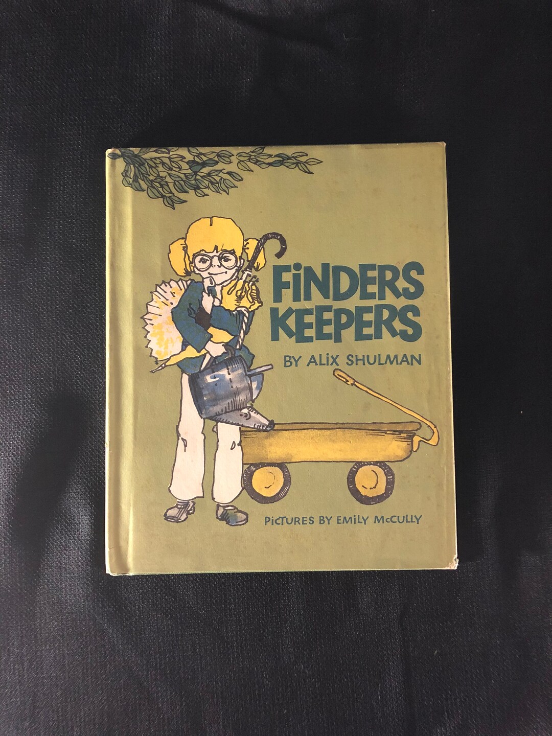 1971 finders Keepers by Alix Shulman Illustrated by Emily Mccully Pub