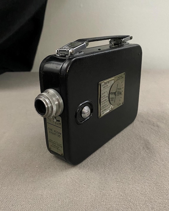 Cine-kodak Eight Model 25 8mm Movie Camera With 13mm Lens