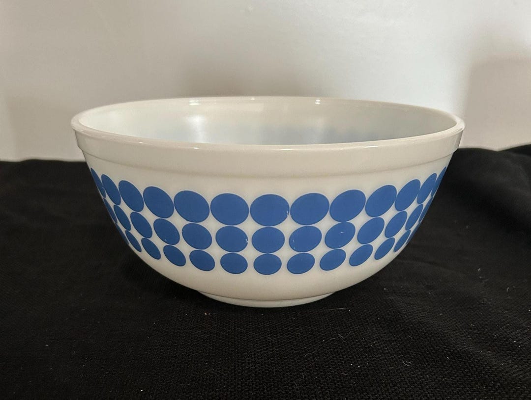 Pyrex 403 2.5 Quart Blue Dot Mixing Bowl - Collectible Pyrex Nesting ...